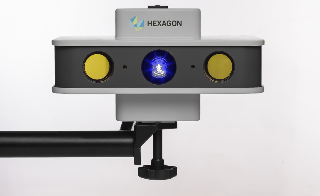 hexagon-aicon_primescan_hxgn_frontal_on_arm_with_blue-light